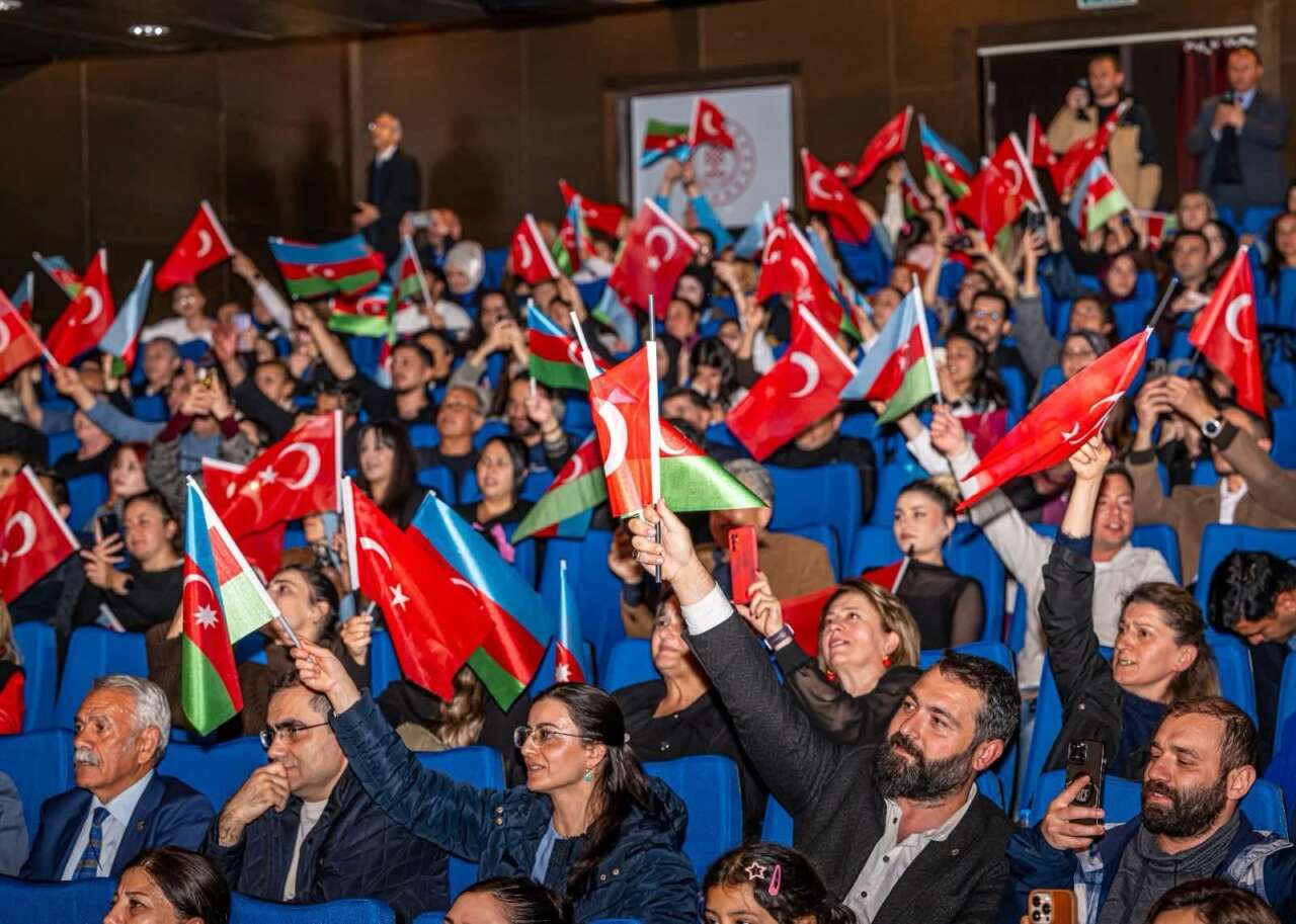 karsta-turkiye-azerbaycan-kardesligi-sanatla-bulustu-10