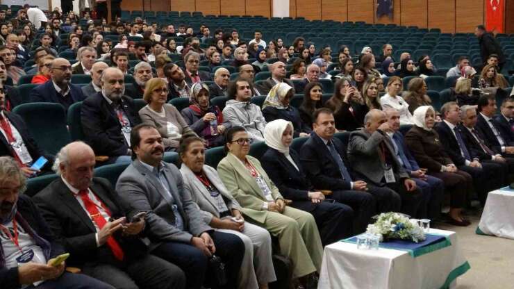 Kars’ta 13. Uluslararası Çocuk ve Gençlik Edebiyatı Sempozyumu düzenlendi
