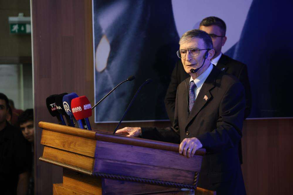 aw817063-07
