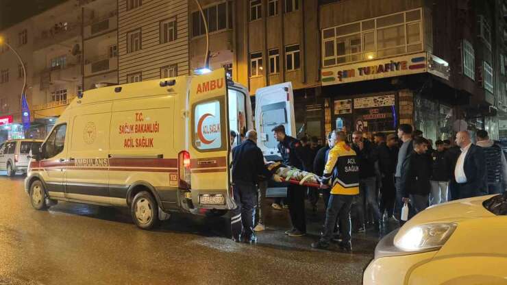 Muş’ta otomobil ile motosiklet çarpıştı: 2 yaralı