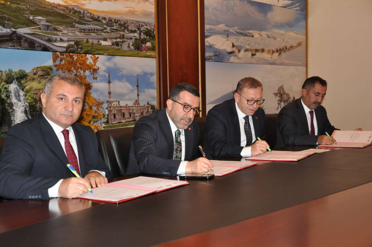 tarihi-yatirima-ak-parti-imzasi-1