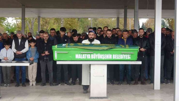 Bisiklet kazasında hayatını kaybeden adliye çalışanı Malatya’da defnedildi