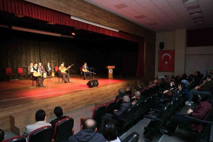 Halk ozanları Erzincan’da Aşıklar Gecesi’nde buluştu